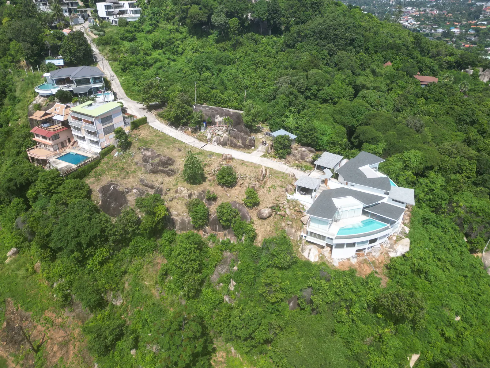 Villa Emerald on the edge of the ridge with Lamai town and the bay below