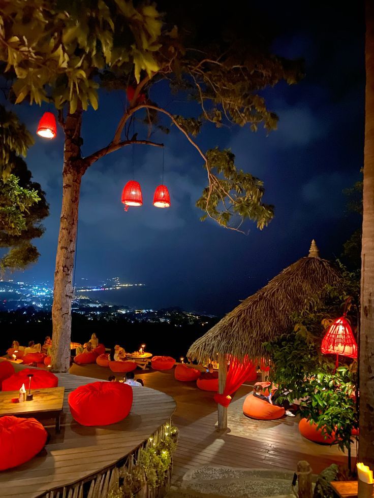 Jungle Club viewpoint restaurant above the Samui coastline